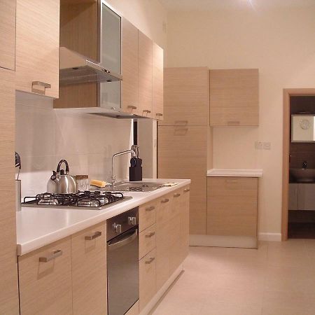Triton Apartment 세인트폴스베이 외부 사진